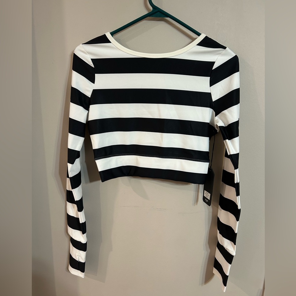 Women’s striped crop top with open back, thick band, thumb holes